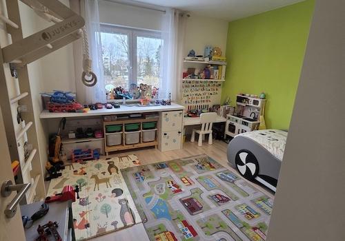 Kinder-/Schlafzimmer