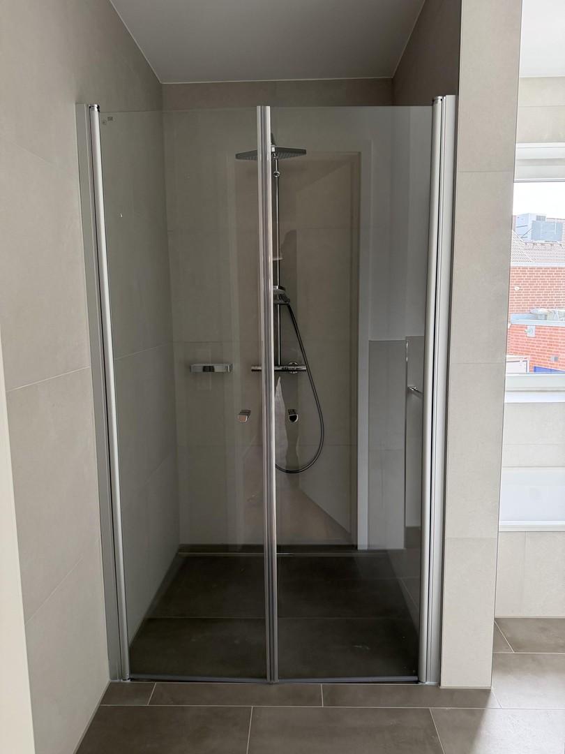Dusche Elternbadezimmer 