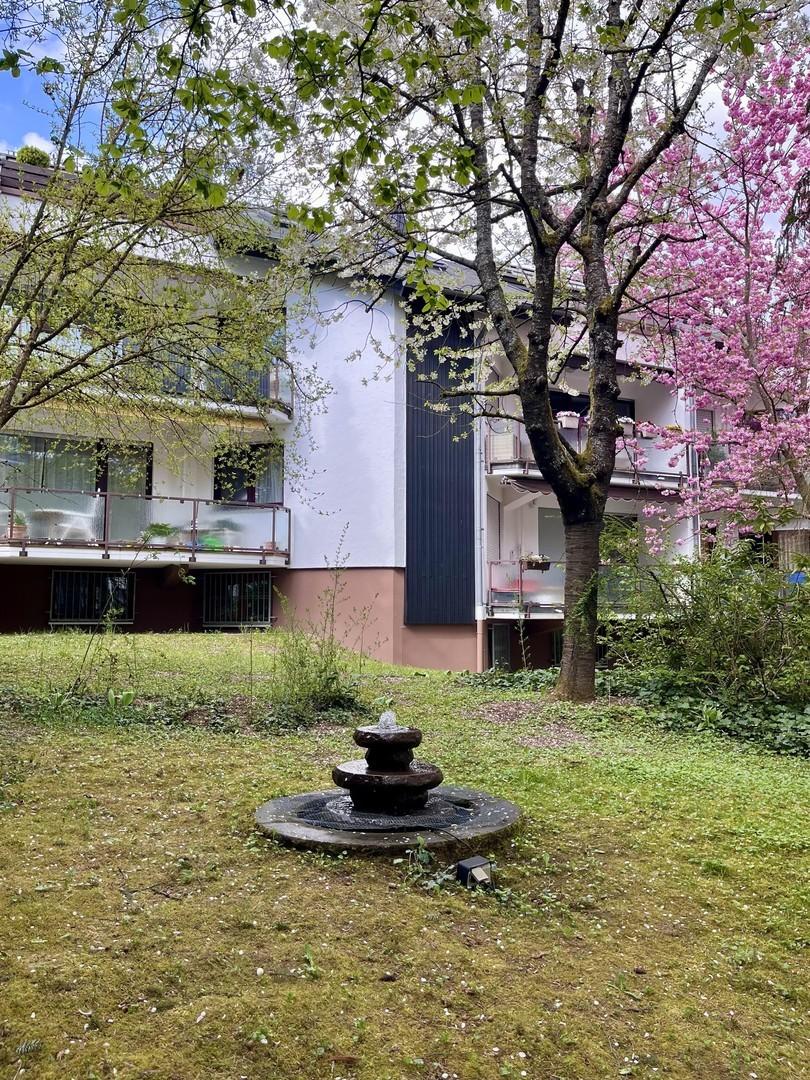 Kleiner Brunnen in der Anlage