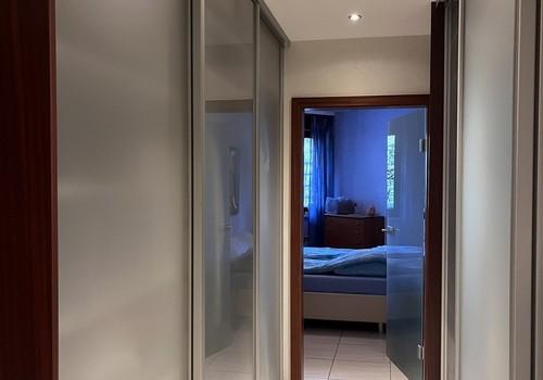Begehbarer Kleiderschrank