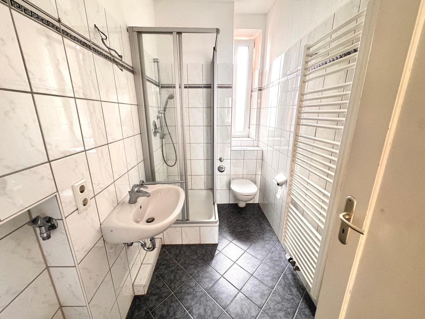 Badezimmer mit WM-Anschluss