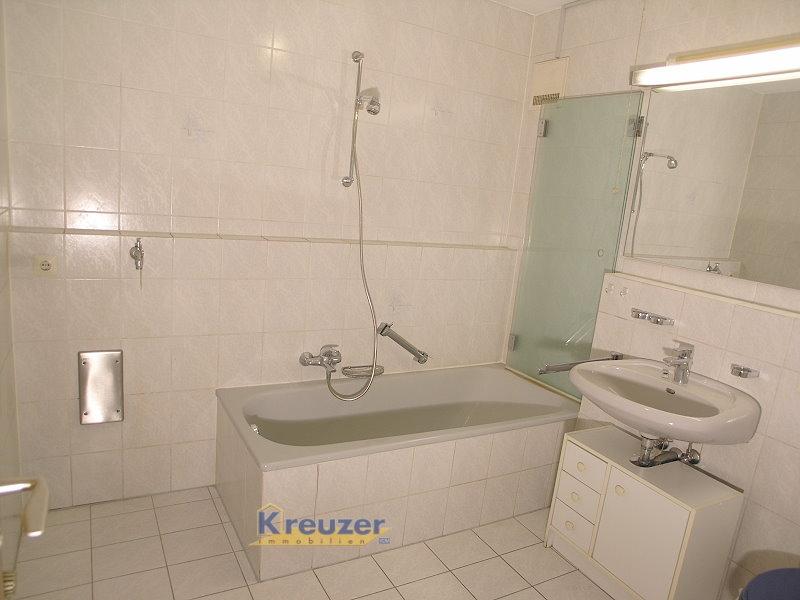 Badezimmer_Wanne