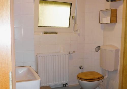 Gäste-WC mit Dusche