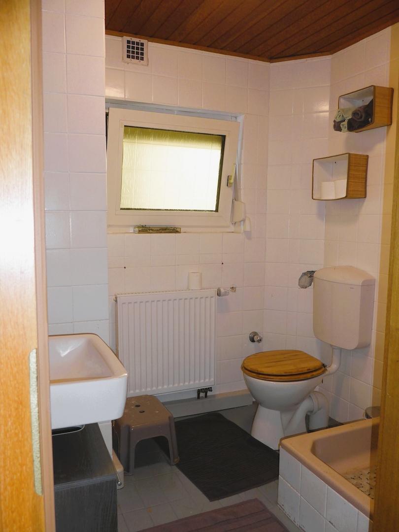 Gäste-WC mit Dusche