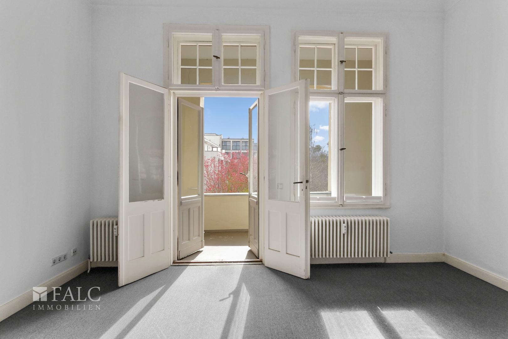 1. OG - Blick auf den Balkon
