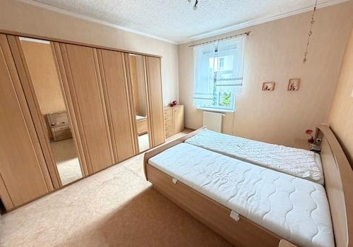Schlafzimmer (EG)