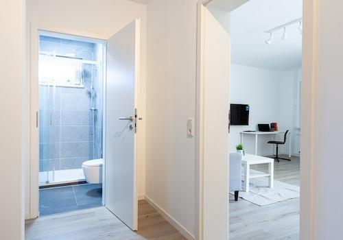 Blick Flur & Zimmer 1