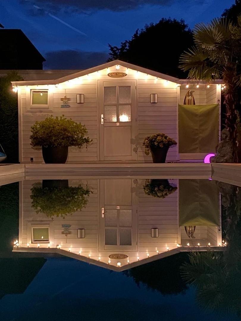 Ansicht Poolhaus nachts