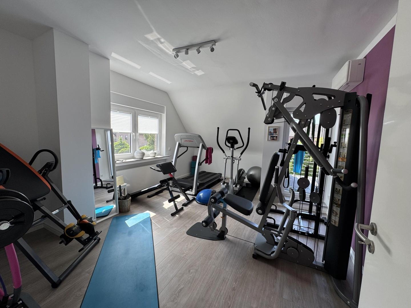 Wohnzimmer 1. OG (Fitness)