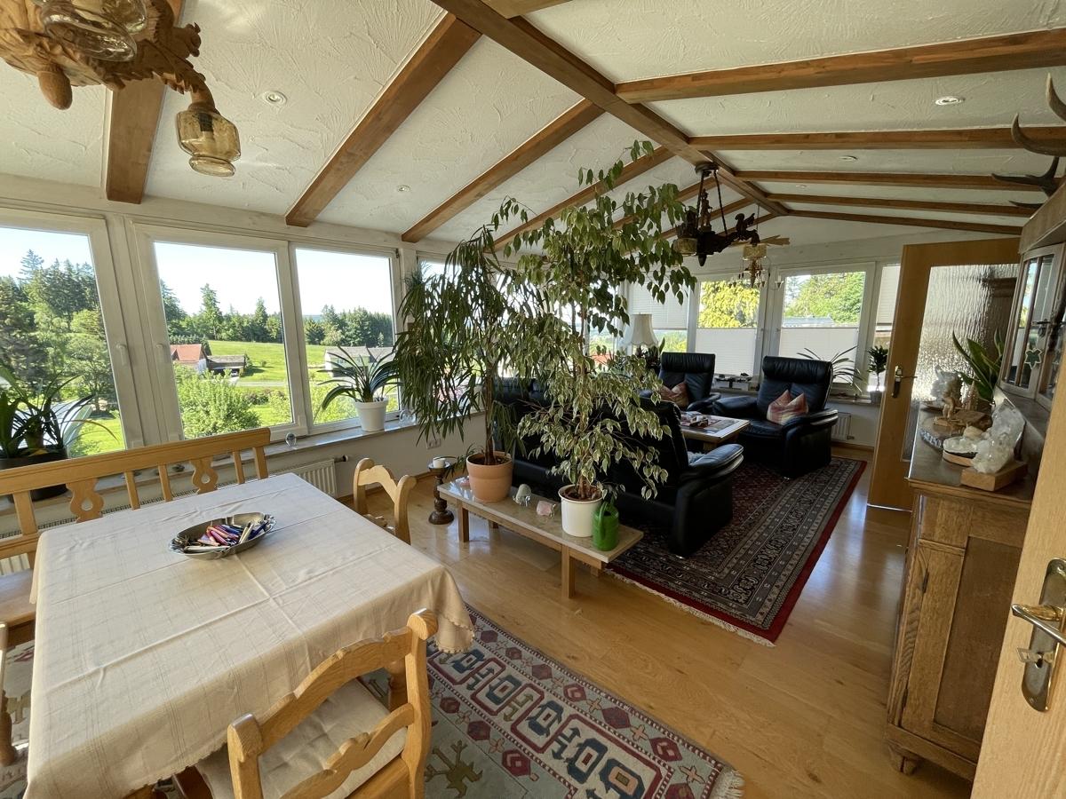 Wintergarten mit Weitblick in die Natur