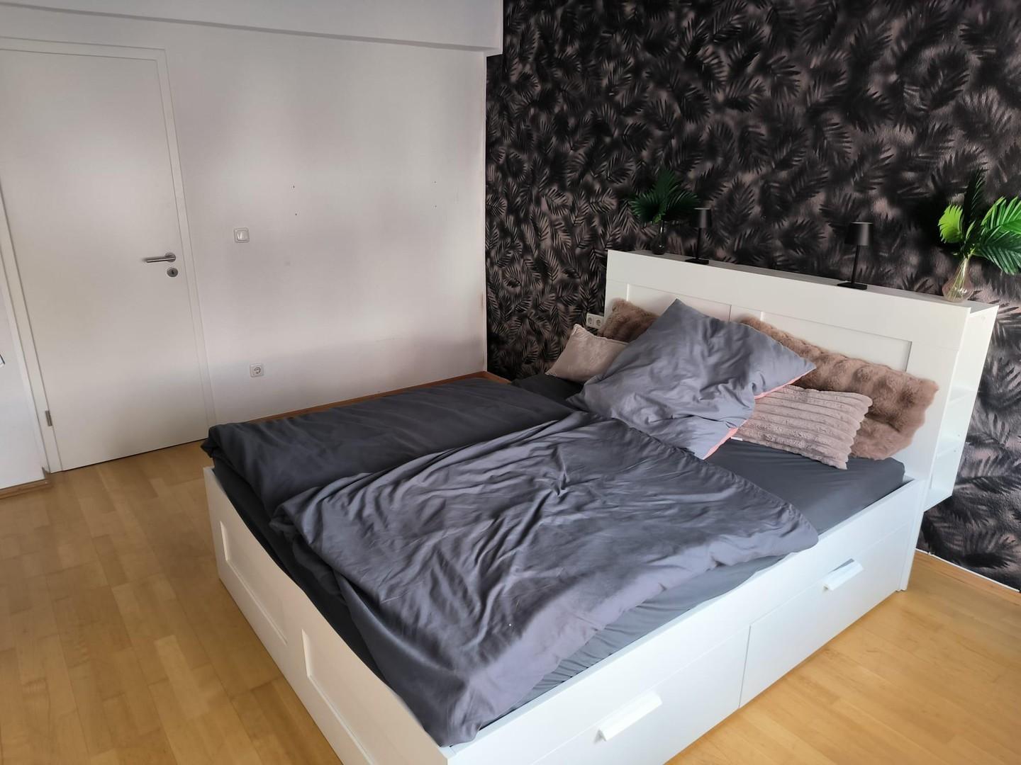 Schlafzimmer 1