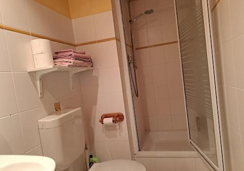 Badezimmer (Keller)