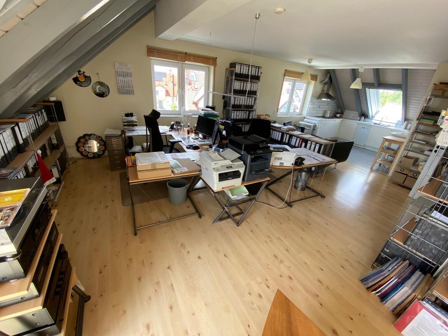 Großbüro