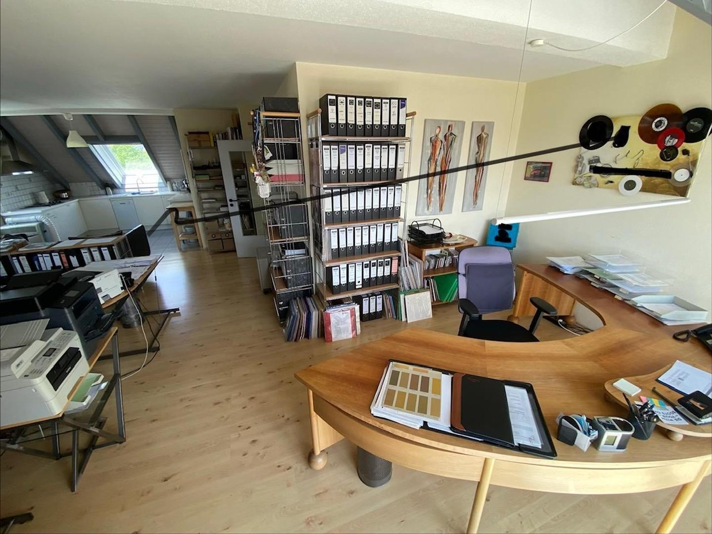 Großbüro