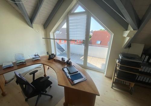 Großbüro Galeriefenster