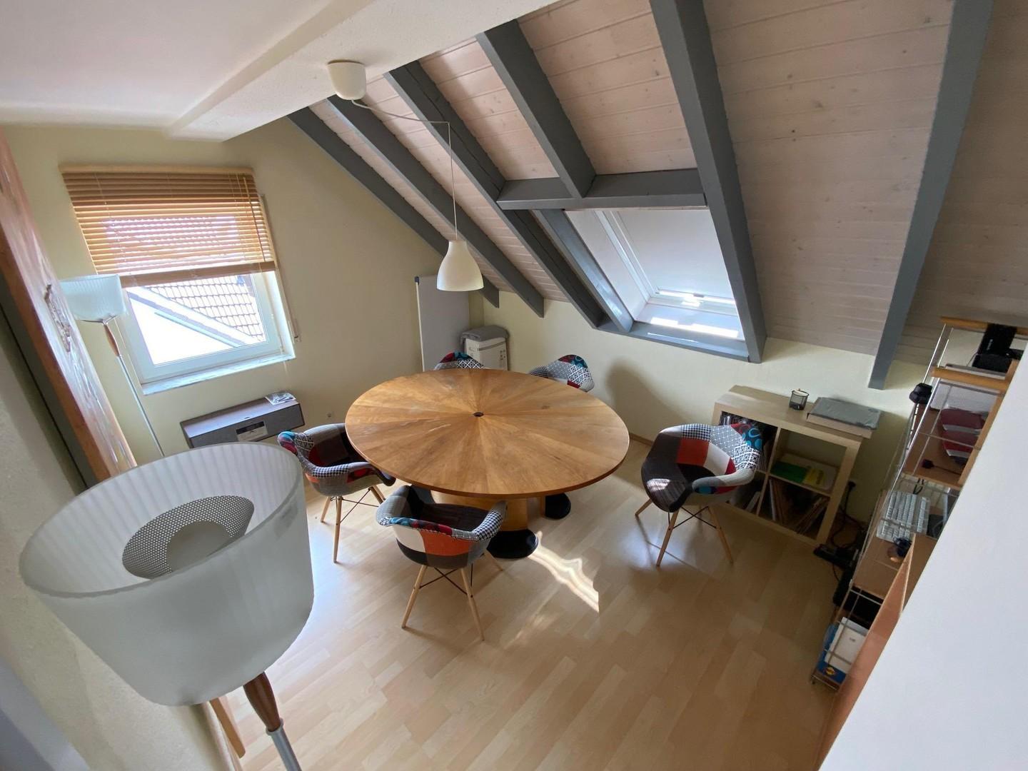 Büro/Besprechungsraum