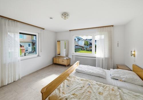 EG - Helles Schlafzimmer