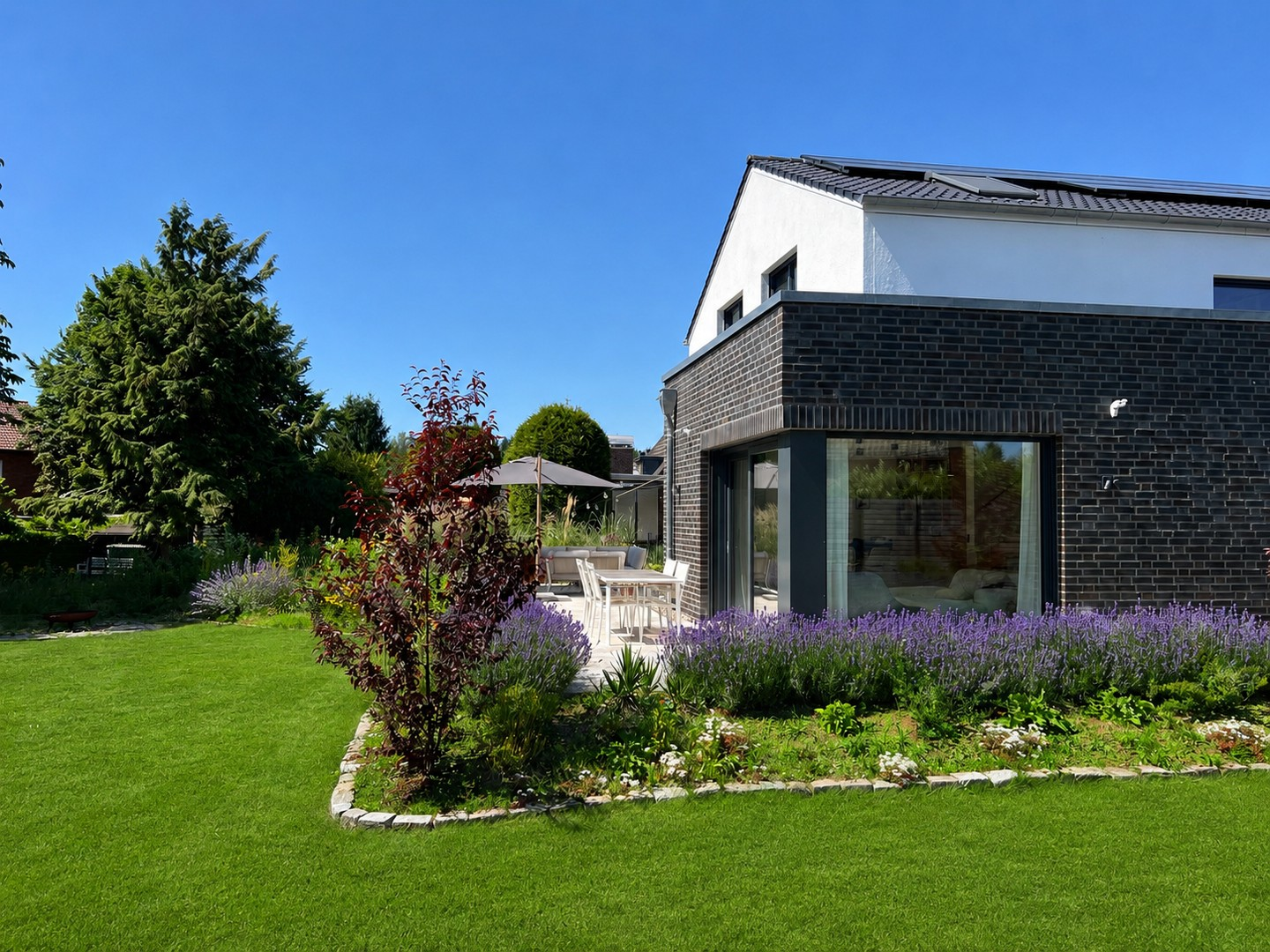 Außenansicht und Garten