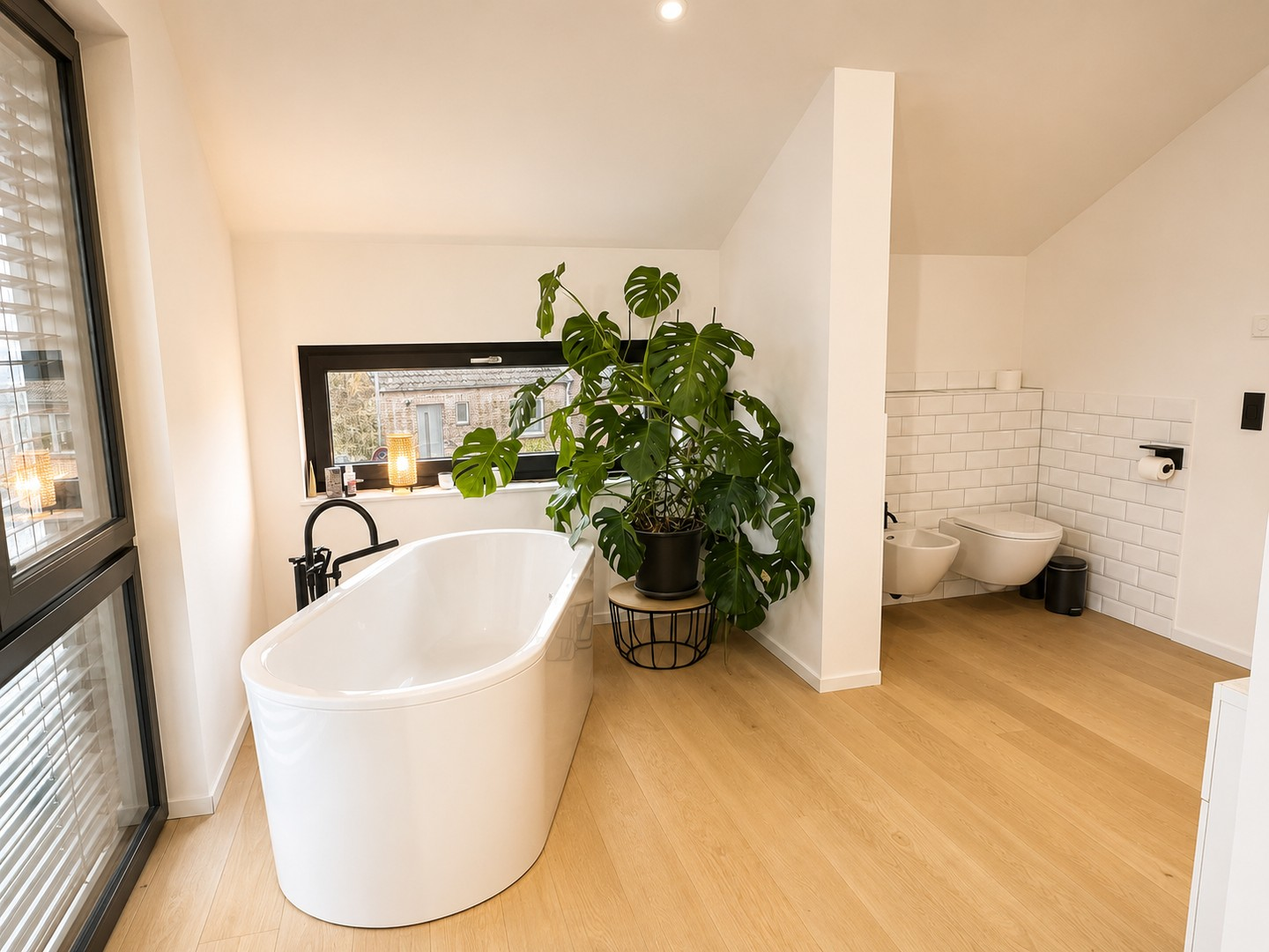 Wellnessbad mit Badewanne