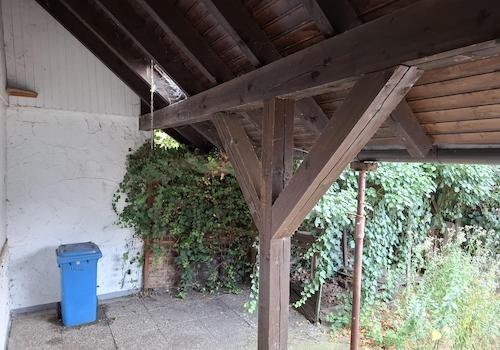 Großzügige überdachteTerrasse