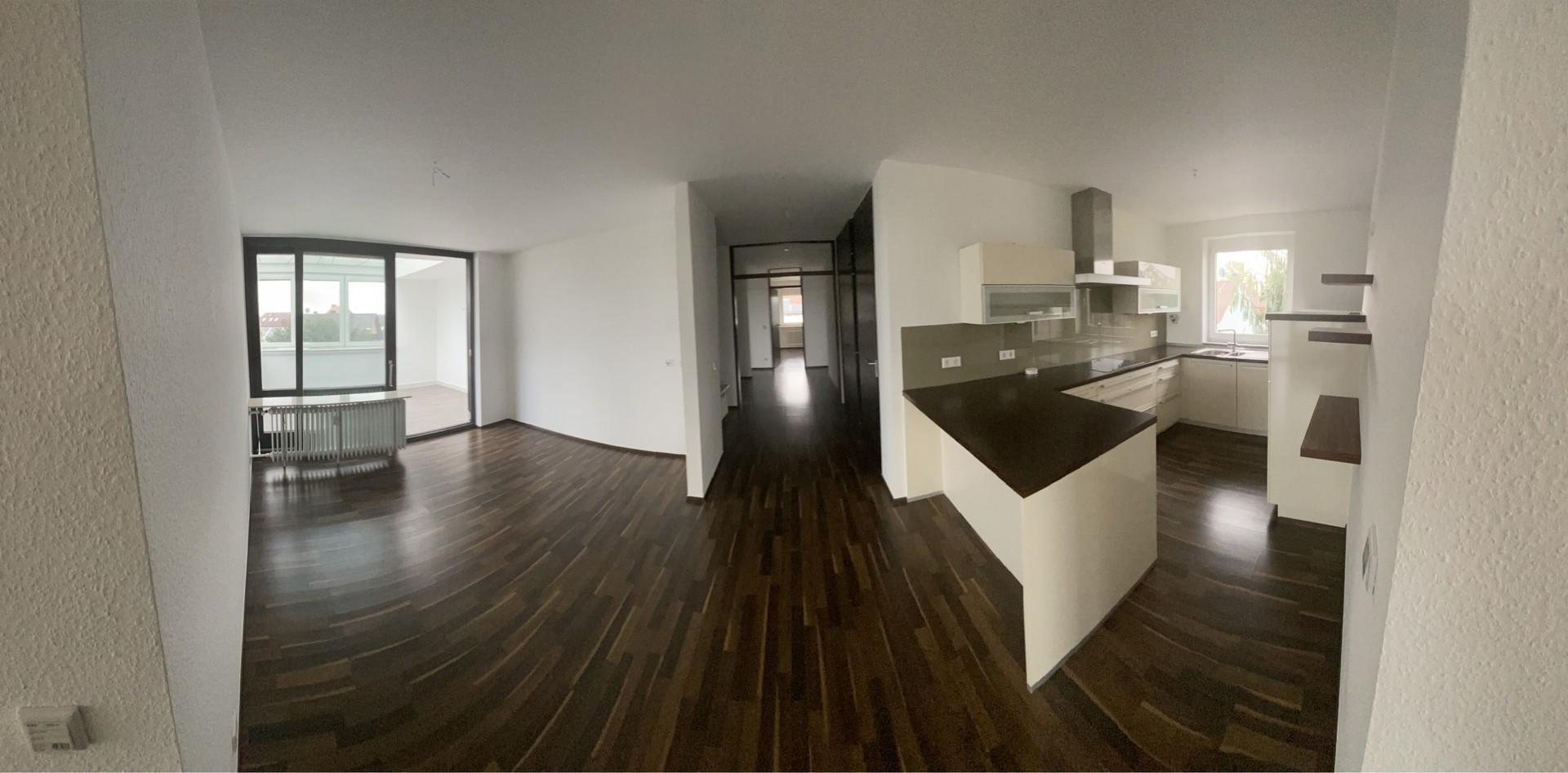 Küche und Esszimmer