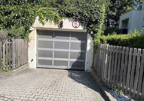 Tiefgarageneinfahrt