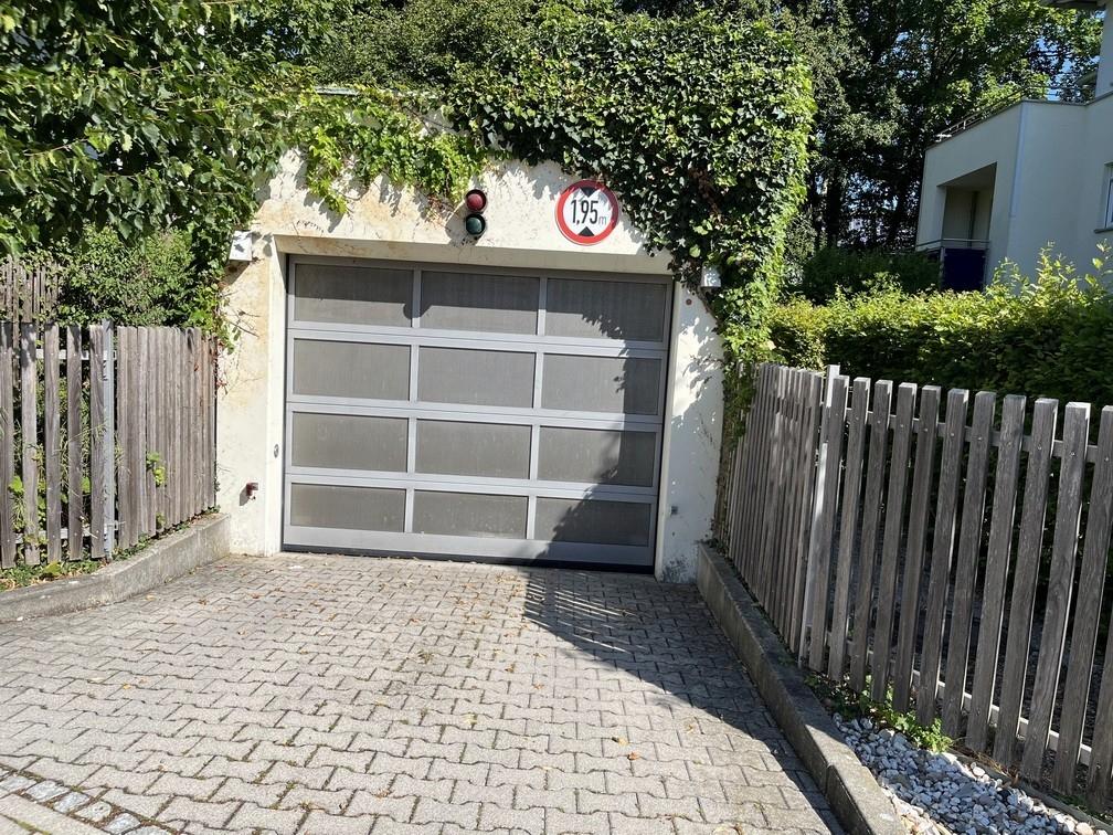 Tiefgarageneinfahrt