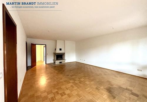 Wohnzimmer mit Parkett