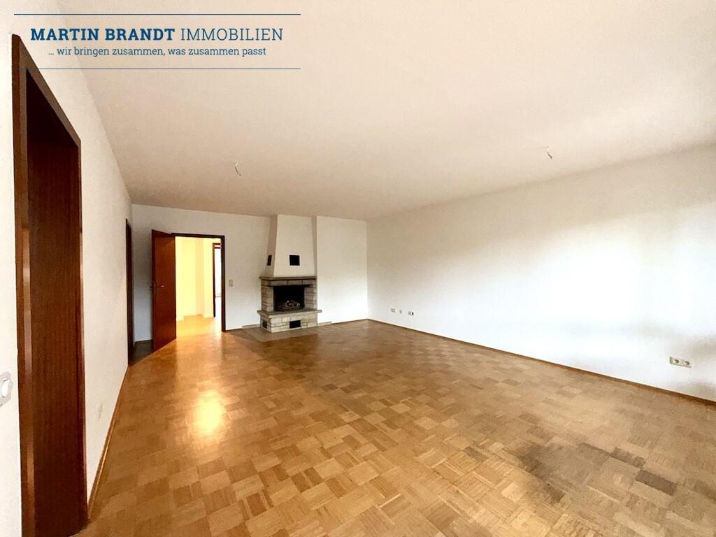 Wohnzimmer mit Parkett