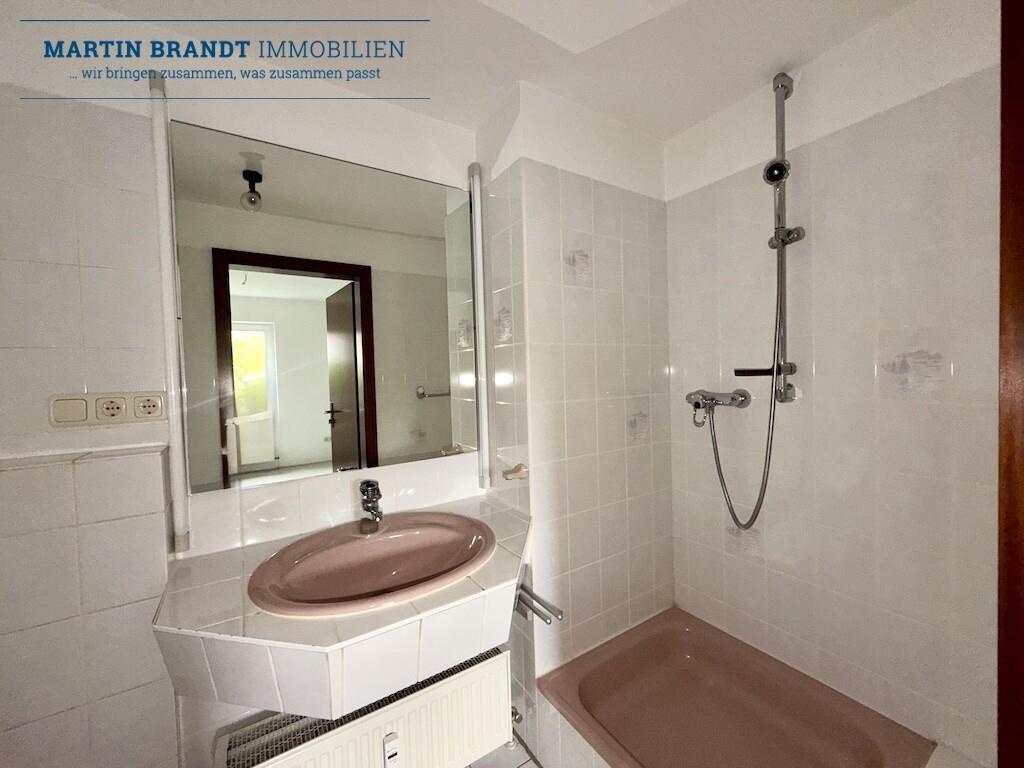 Badezimmer mit Dusche