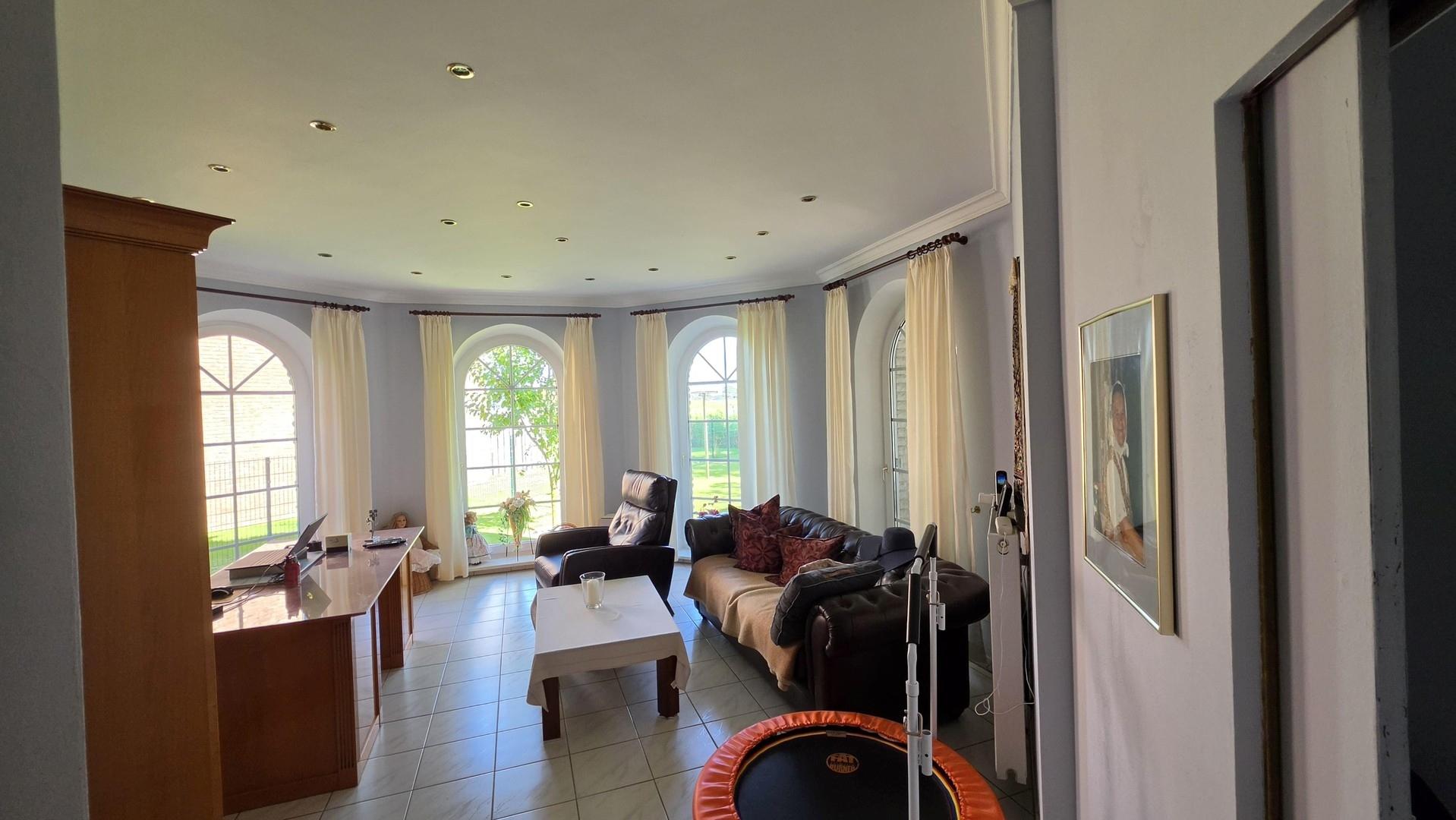 Arbeits-/Kinderzimmer 1