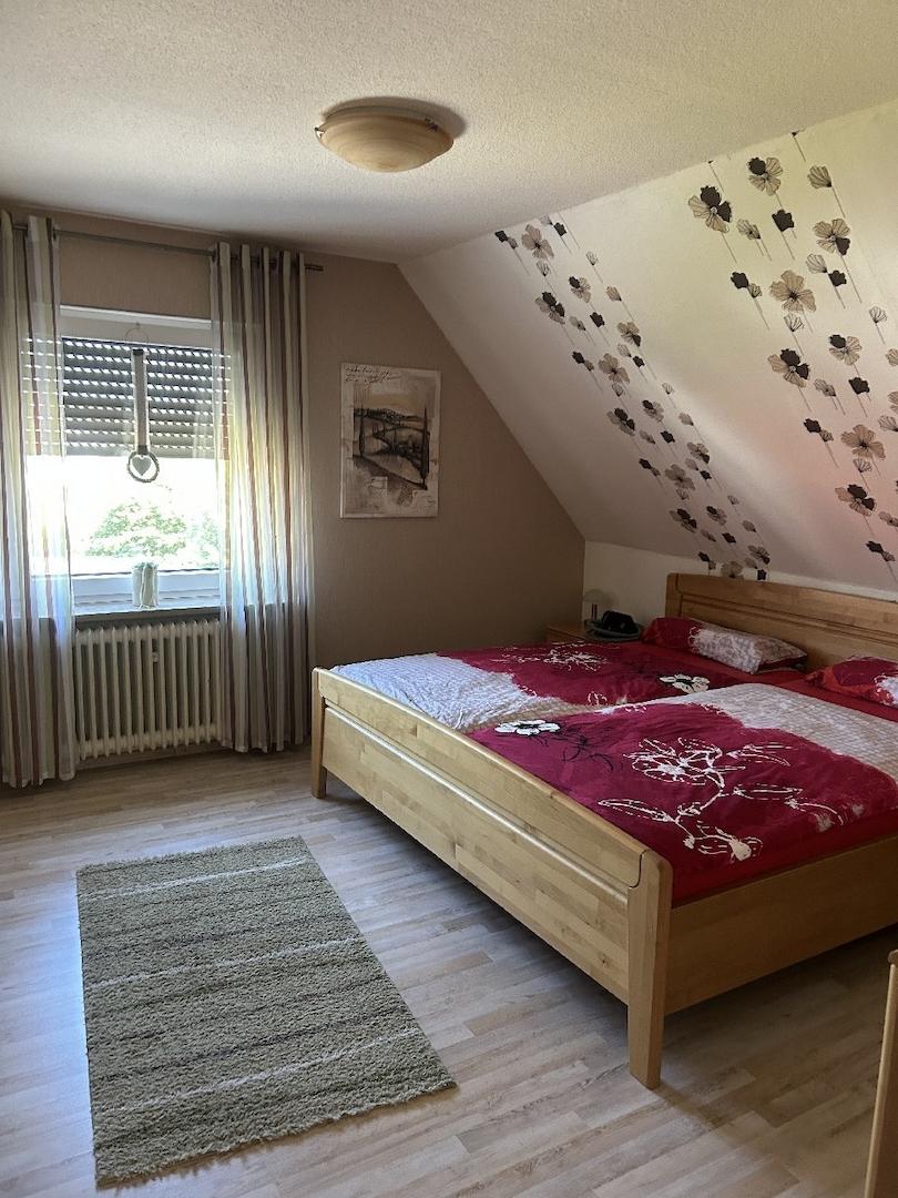 Schlafzimmer DG