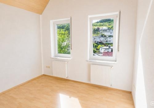 Zweites Schlaf-/Arbeitszimmer im DG (Foto I)
