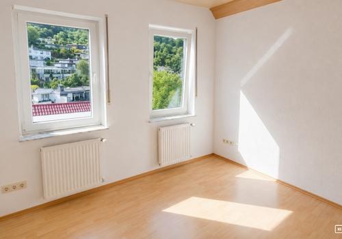 Zweites Schlaf-/Arbeitszimmer im DG (Foto II)