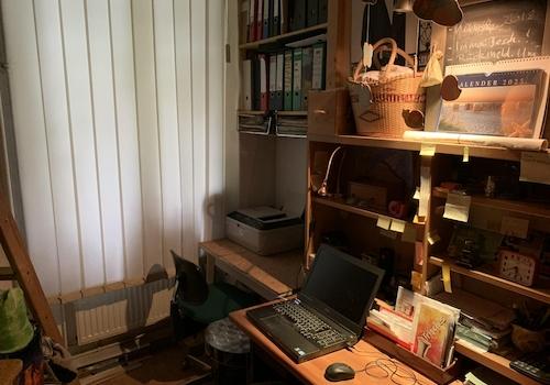 Büro mit Hochbett (Küche?)