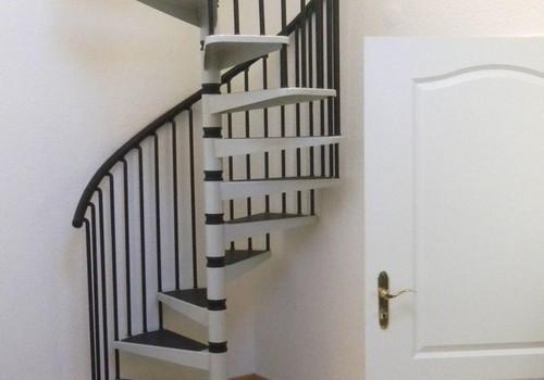 Spindeltreppe zum Arbeitszimme