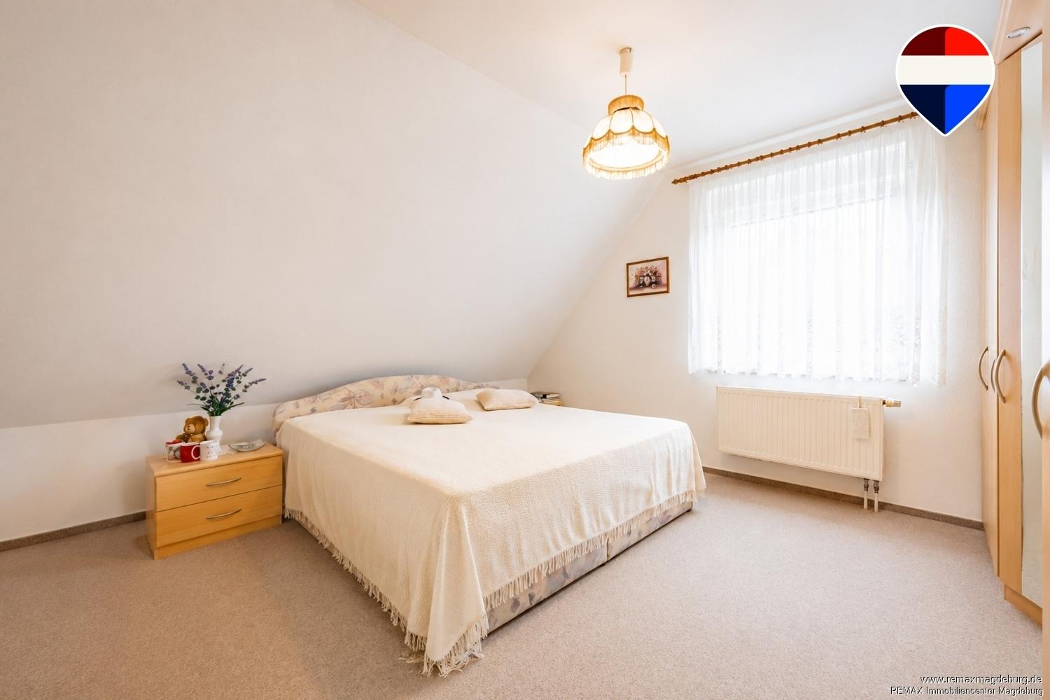 Schlafzimmer DG