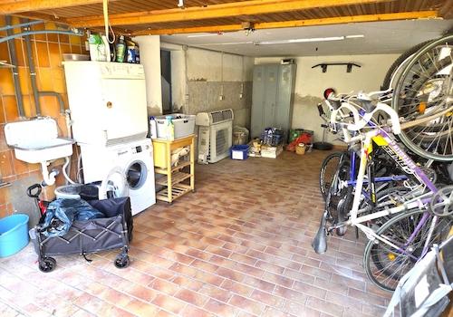 große Garage