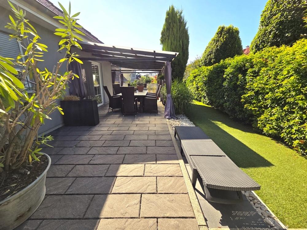 großzügige Terrasse