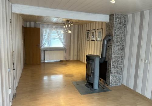 Wohnzimmer mit Kamin