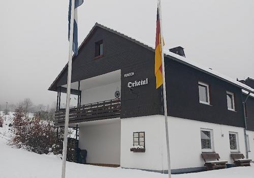 Giebelansicht im Winter