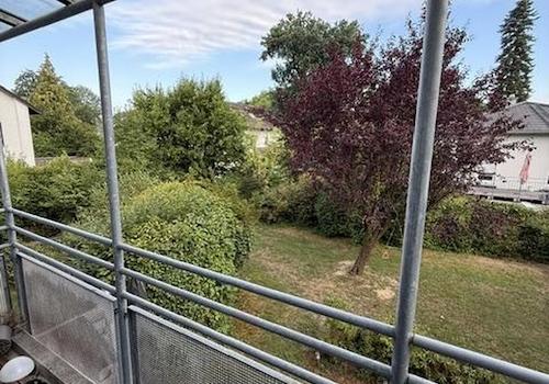 Balkon mit Blick in den Garten