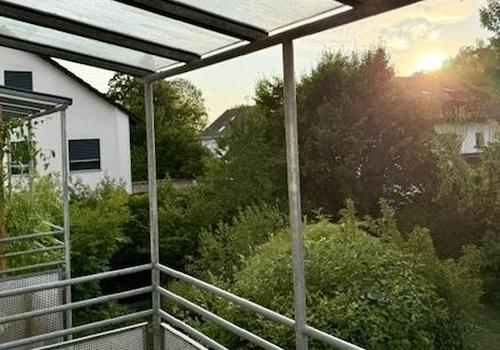 Balkon mit Blick in den Garten