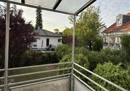 Balkon mit Blick in den Garten
