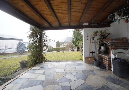 Überdachte Terrasse