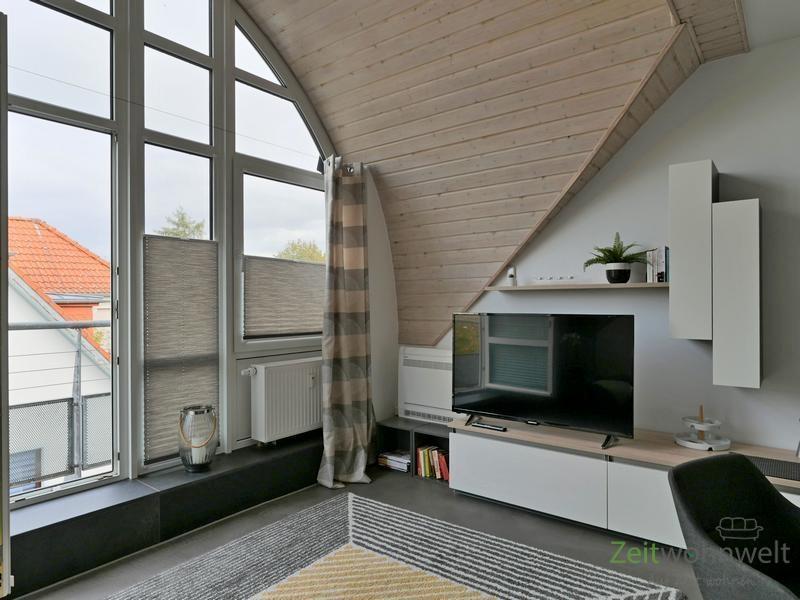 Blick zu TV und Klimaanlage