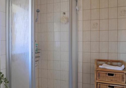 Dusche im Bad