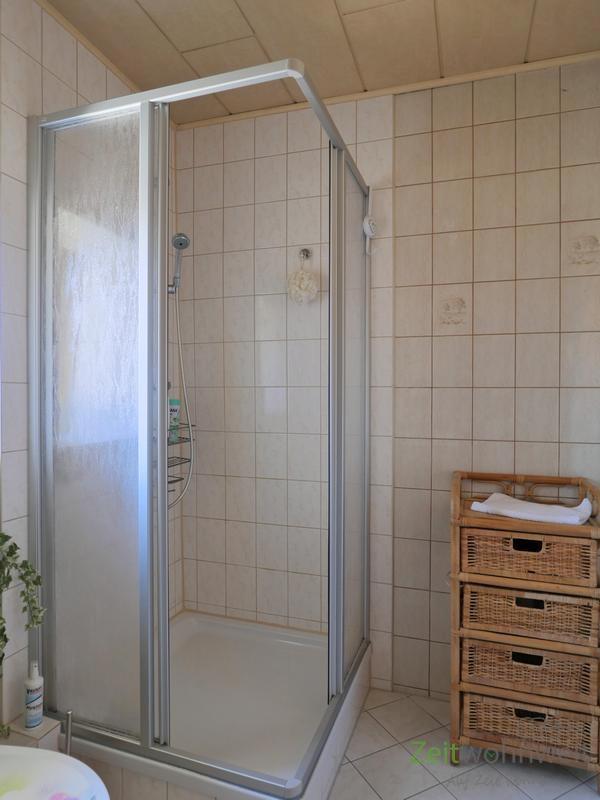 Dusche im Bad