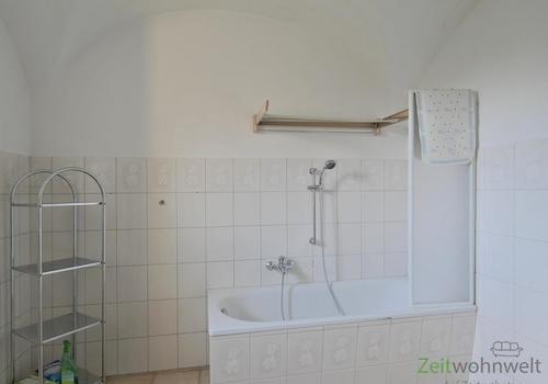 Wanne mit Duschabtrennung