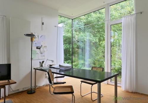 phantastischer Arbeitsplatz im Grünen